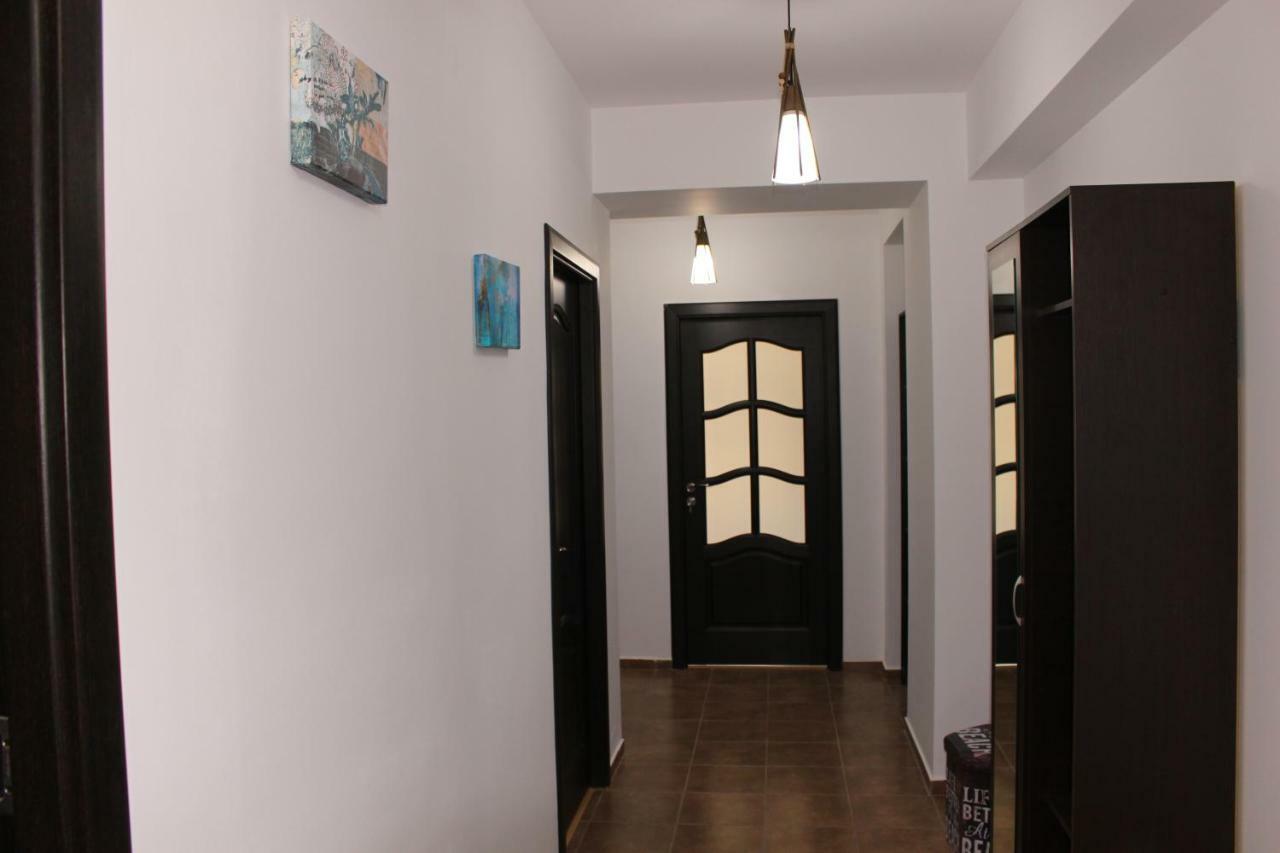 Still Apartament クラヨーヴァ エクステリア 写真